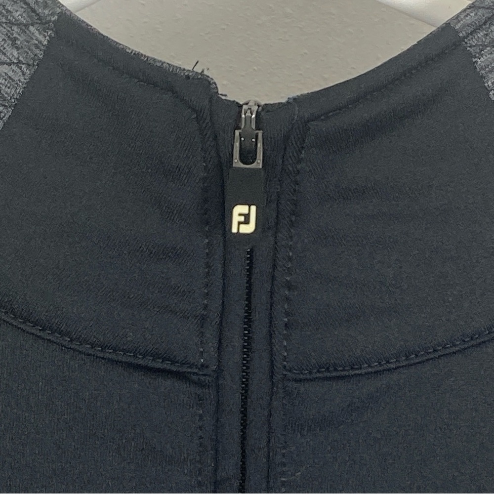 Footjoy Women’s Small Two Tone Black / Grey 1/2 Zip Poly Blend Sweater #27520 - Picture 5 of 14